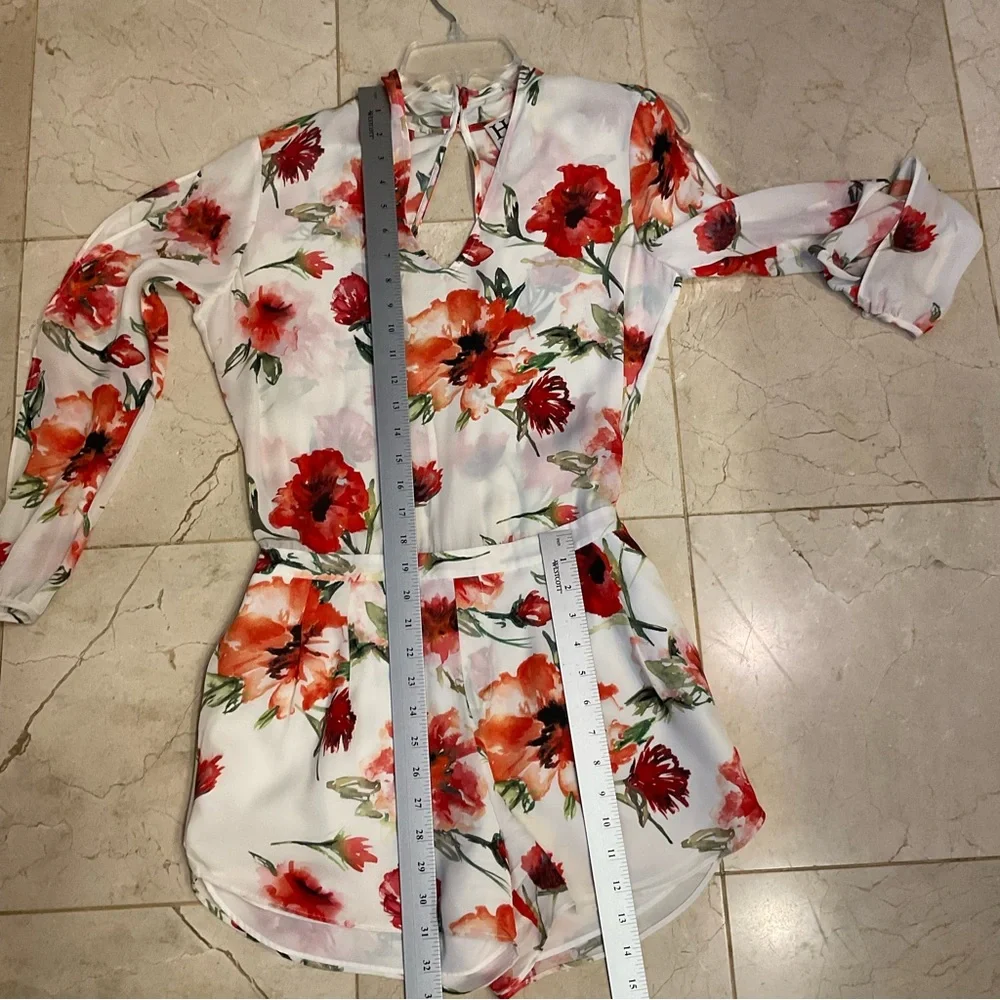 Haute Hippie silk floral romper shorts, long sleeves, v-neck.  Darling!  Size XS - Picture 16 of 16